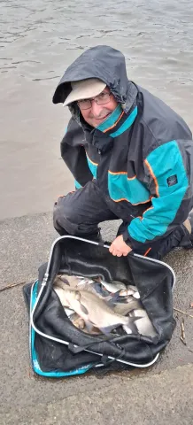 Paul Braund 14lbs 14ozs for 3rd 261025